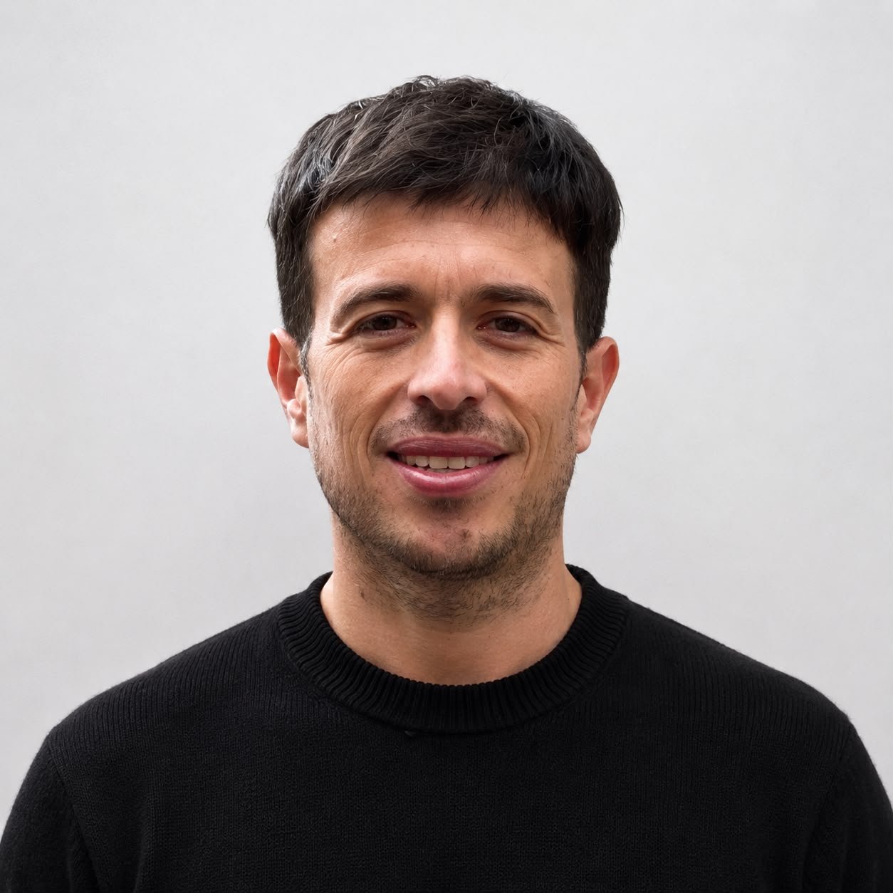 Esequiel, Líder de Publicidad de Cumbre Studio